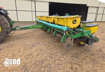JD 1755 8RY PLANTER @ R550 000.00 VAT EXCL